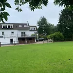 Luxury - Eik Aan De Dijk 住宿加早餐酒店 3*
