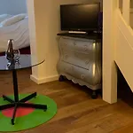 Luxury - Eik Aan De Dijk
