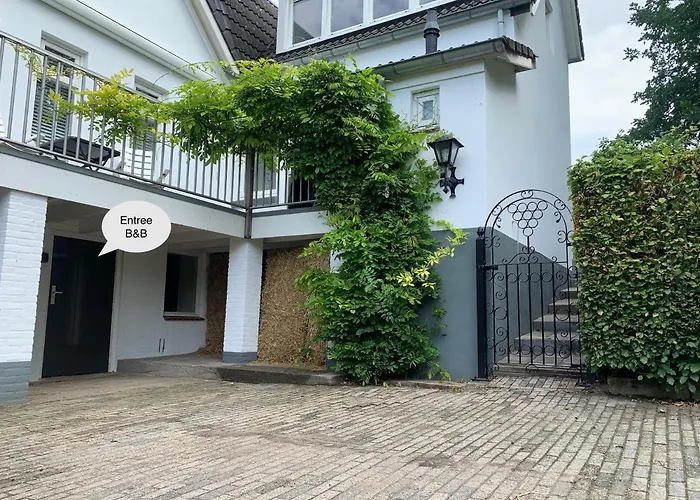 Luxury - Eik Aan De Dijk