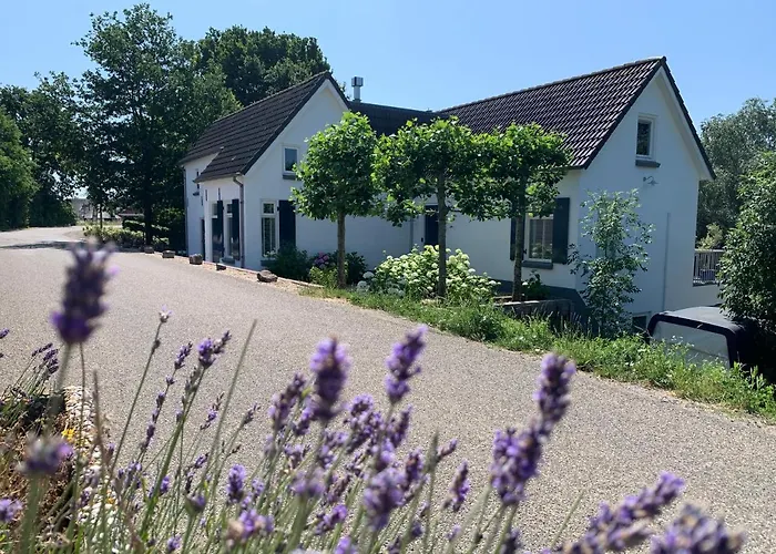 Luxury - Eik Aan De Dijk 3*