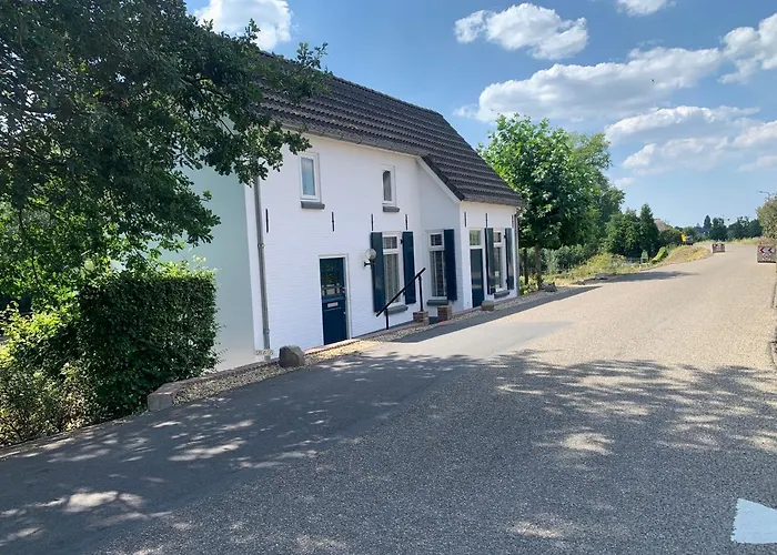 Luxury - Eik Aan De Dijk 3*