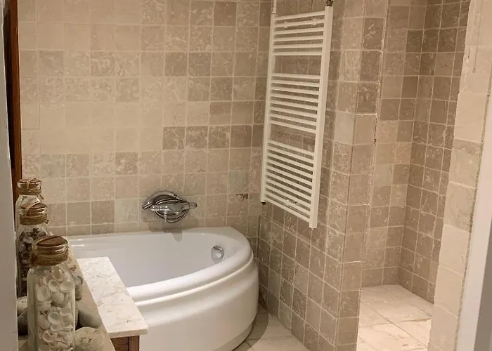 Luxury - Eik Aan De Dijk